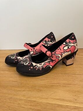 Hot Chocolate Design Chocolaticas Transylvania Mid-Heel Mary Jane Pump